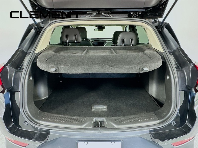 Buick Encore GX Vehicle Full-screen Gallery Image 10