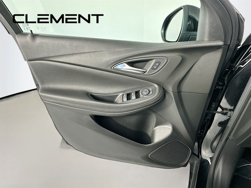 Buick Encore GX Vehicle Full-screen Gallery Image 27