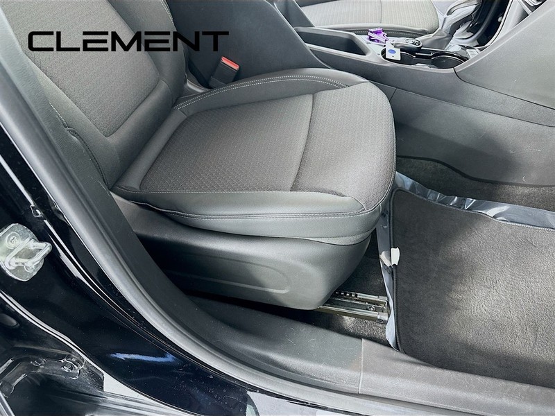 Buick Encore GX Vehicle Full-screen Gallery Image 32