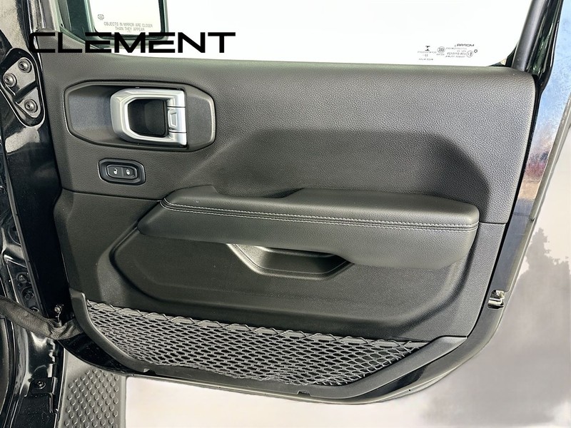 Jeep Wrangler 4xe Vehicle Full-screen Gallery Image 34