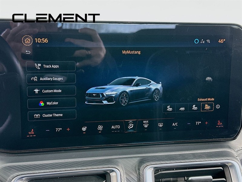 Ford Mustang Vehicle Full-screen Gallery Image 20