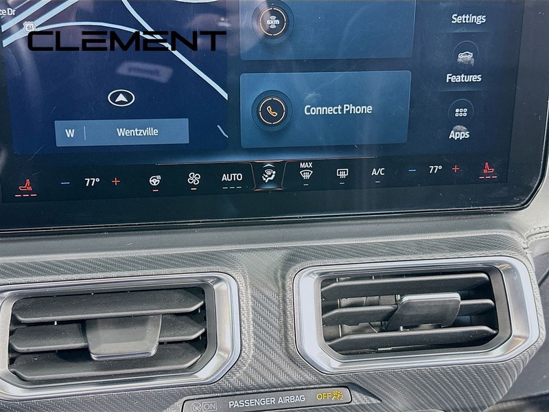 Ford Mustang Vehicle Full-screen Gallery Image 23