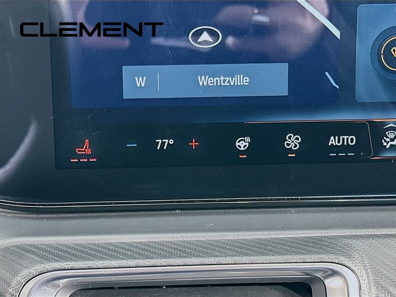 Ford Mustang Vehicle Full-screen Gallery Image 24