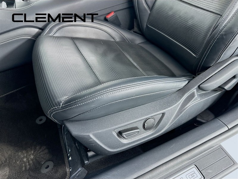 Ford Mustang Vehicle Full-screen Gallery Image 30