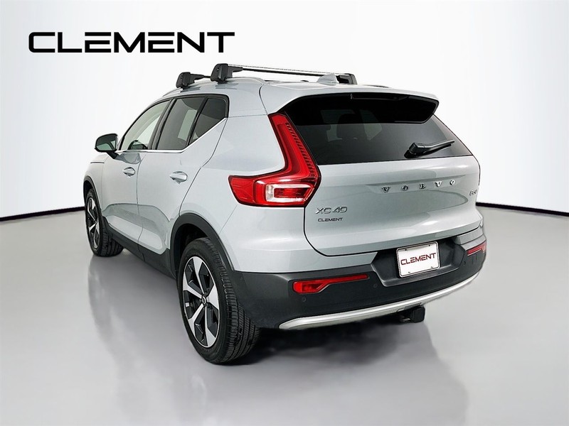Volvo XC40 Vehicle Full-screen Gallery Image 10