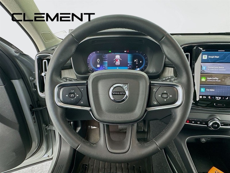 Volvo XC40 Vehicle Full-screen Gallery Image 15