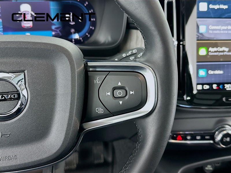 Volvo XC40 Vehicle Full-screen Gallery Image 17