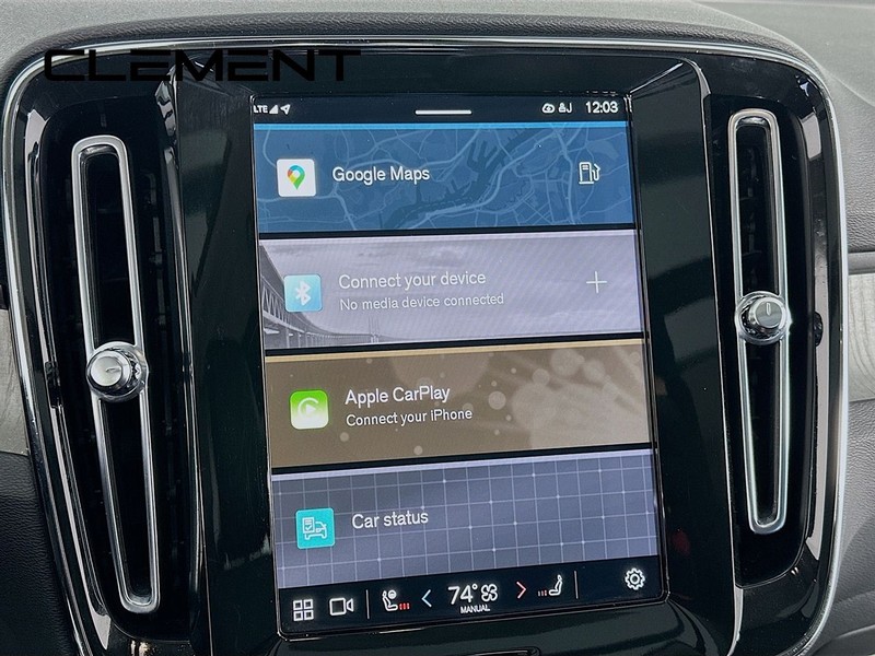 Volvo XC40 Vehicle Full-screen Gallery Image 19