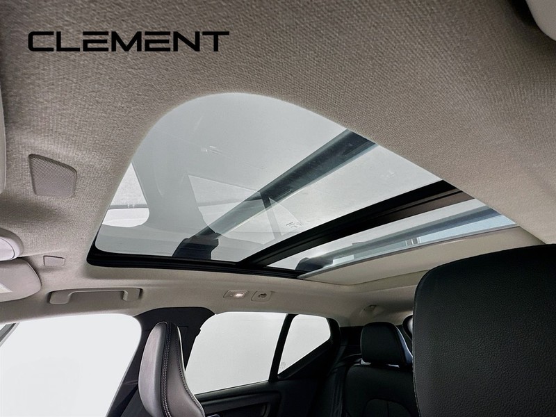 Volvo XC40 Vehicle Full-screen Gallery Image 26