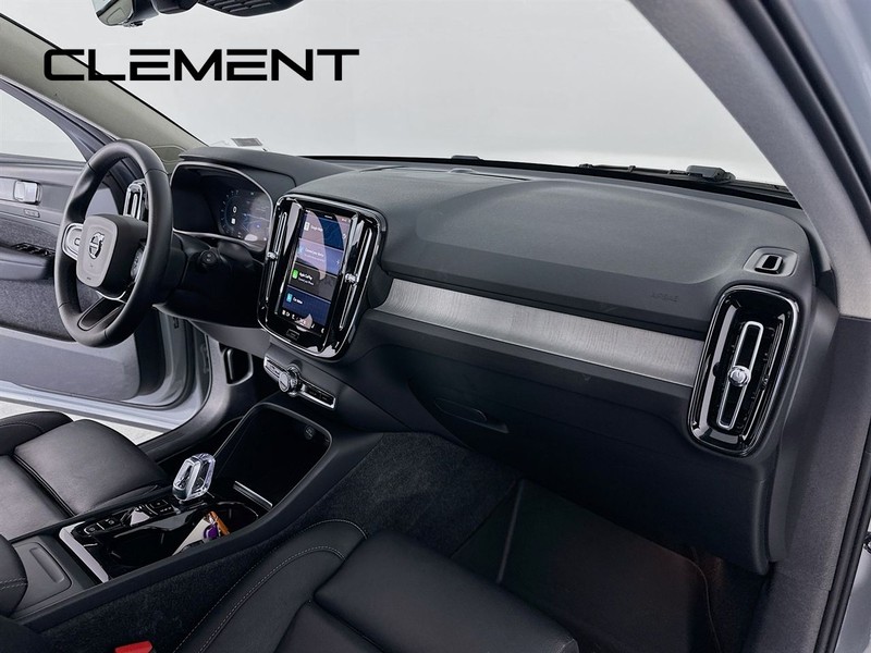 Volvo XC40 Vehicle Full-screen Gallery Image 35