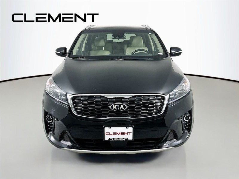 Kia Sorento Vehicle Full-screen Gallery Image 3