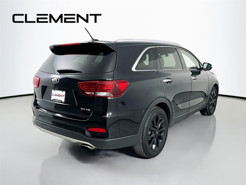 Kia Sorento Vehicle Full-screen Gallery Image 7