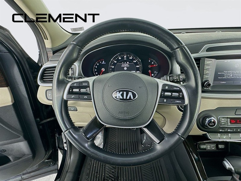 Kia Sorento Vehicle Full-screen Gallery Image 15