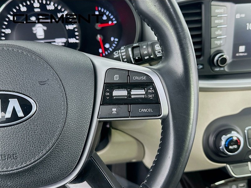 Kia Sorento Vehicle Full-screen Gallery Image 17