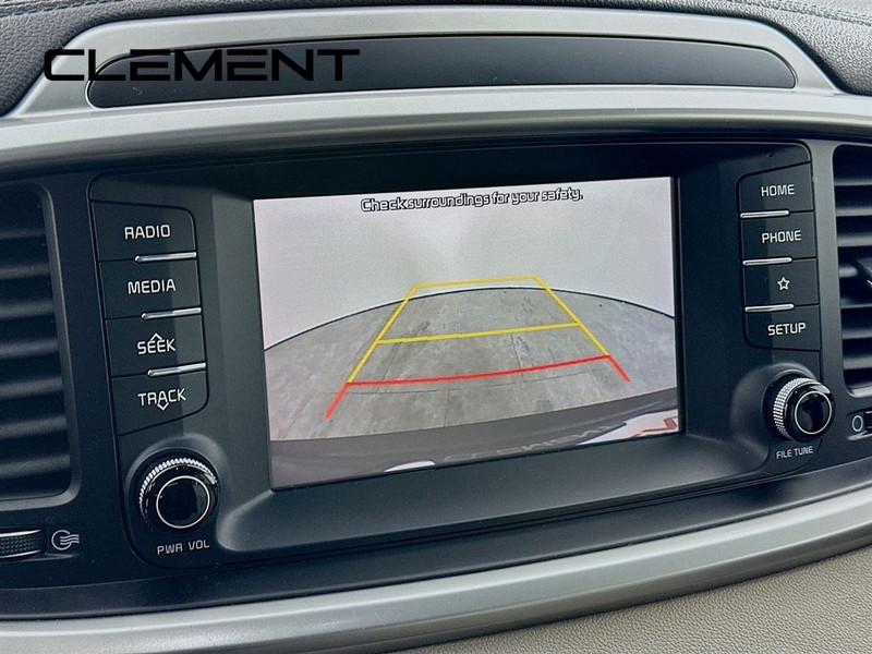 Kia Sorento Vehicle Full-screen Gallery Image 20