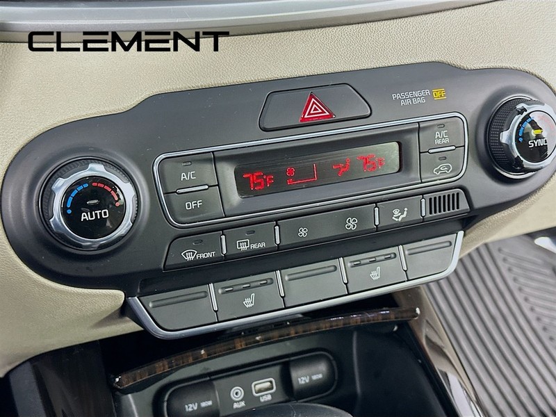 Kia Sorento Vehicle Full-screen Gallery Image 22