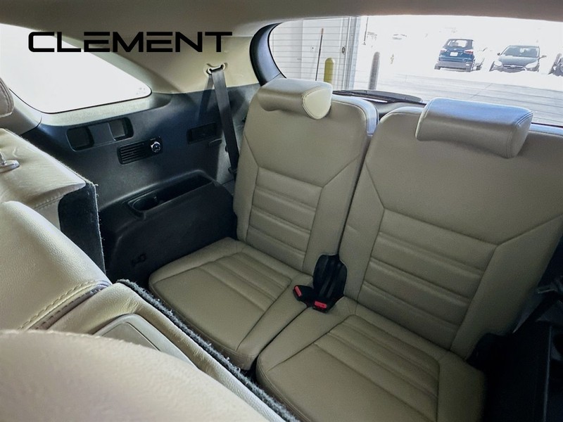 Kia Sorento Vehicle Full-screen Gallery Image 33