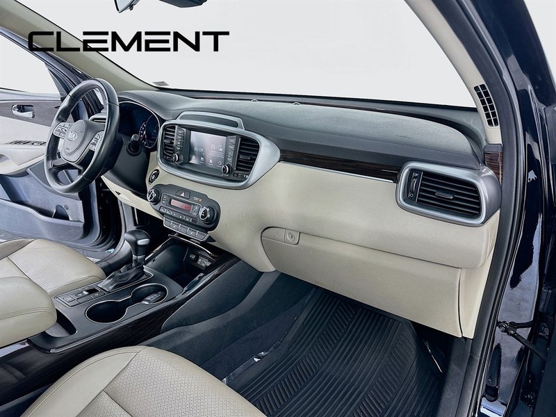 Kia Sorento Vehicle Full-screen Gallery Image 35