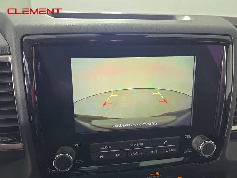 Nissan Frontier Vehicle Full-screen Gallery Image 16