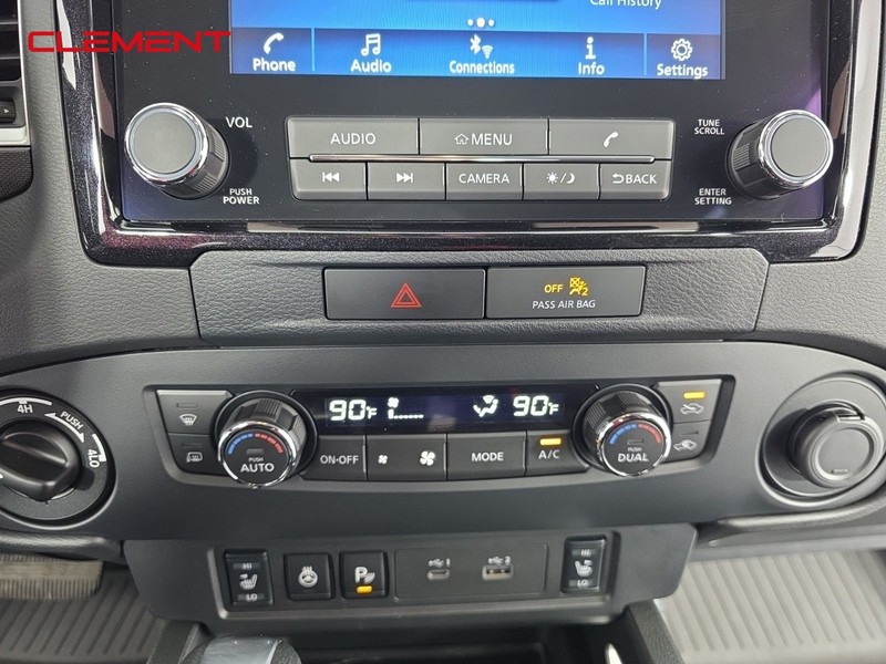 Nissan Frontier Vehicle Full-screen Gallery Image 17