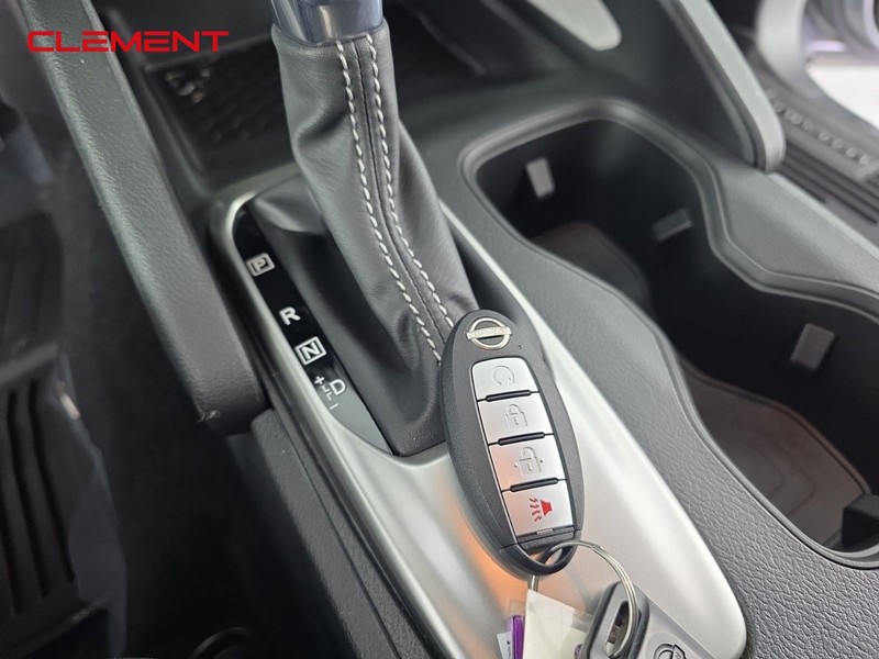 Nissan Frontier Vehicle Full-screen Gallery Image 19