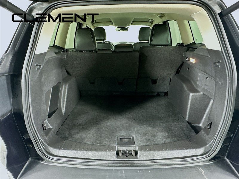 Ford Escape Vehicle Full-screen Gallery Image 11