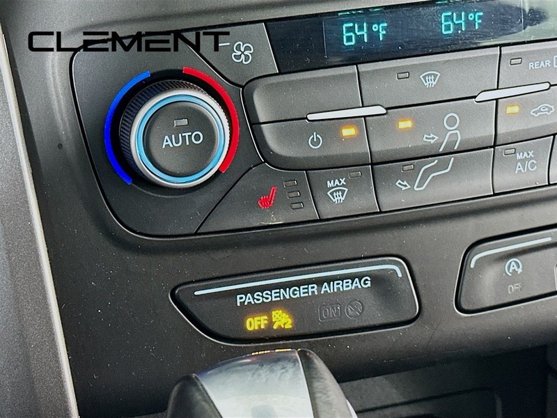 Ford Escape Vehicle Full-screen Gallery Image 23