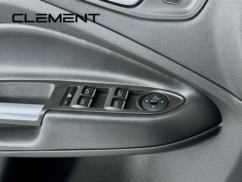 Ford Escape Vehicle Full-screen Gallery Image 26