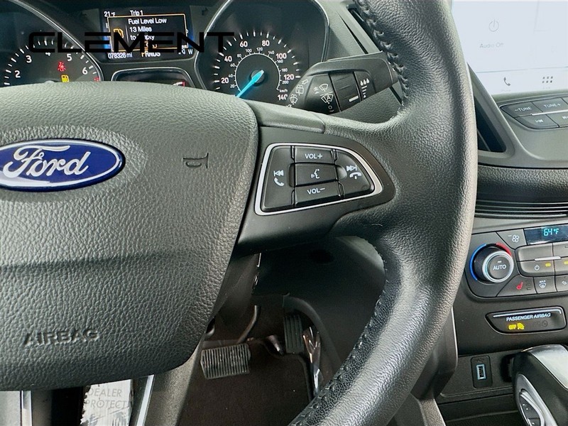 Ford Escape Vehicle Full-screen Gallery Image 36