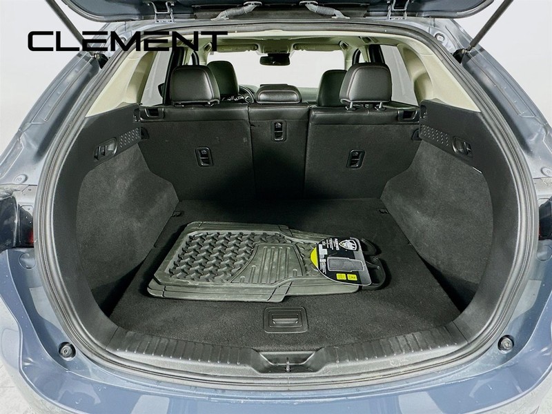 Mazda CX-5 Vehicle Full-screen Gallery Image 11