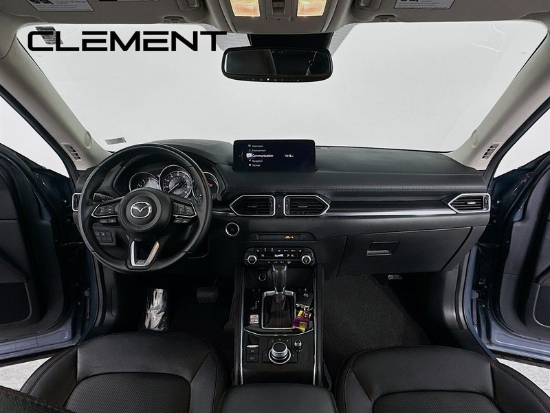 Mazda CX-5 Vehicle Full-screen Gallery Image 12