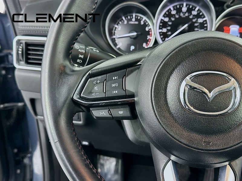 Mazda CX-5 Vehicle Full-screen Gallery Image 16