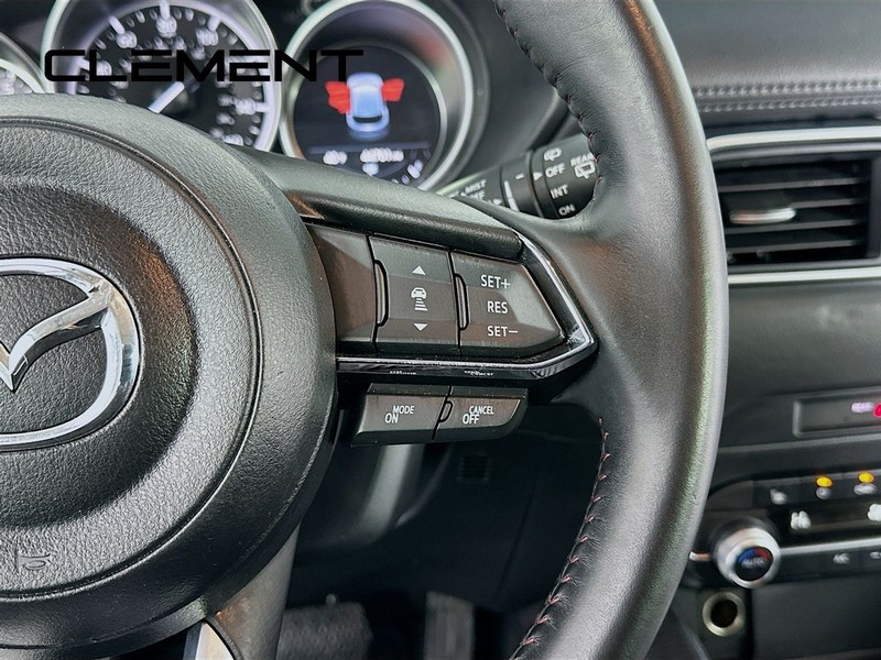 Mazda CX-5 Vehicle Full-screen Gallery Image 17