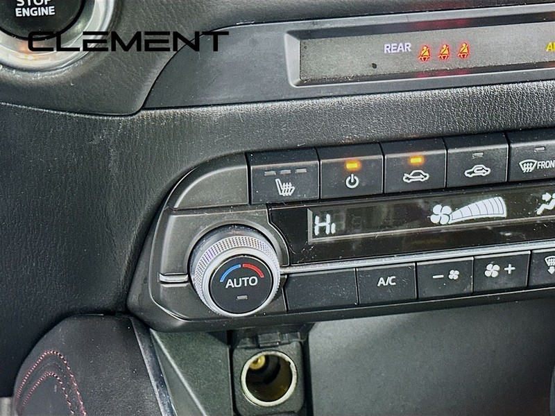 Mazda CX-5 Vehicle Full-screen Gallery Image 23