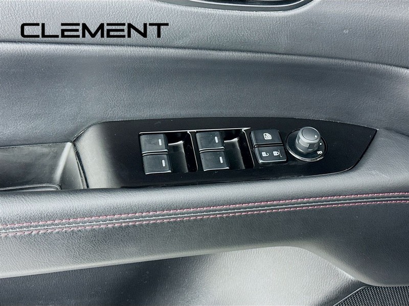 Mazda CX-5 Vehicle Full-screen Gallery Image 27