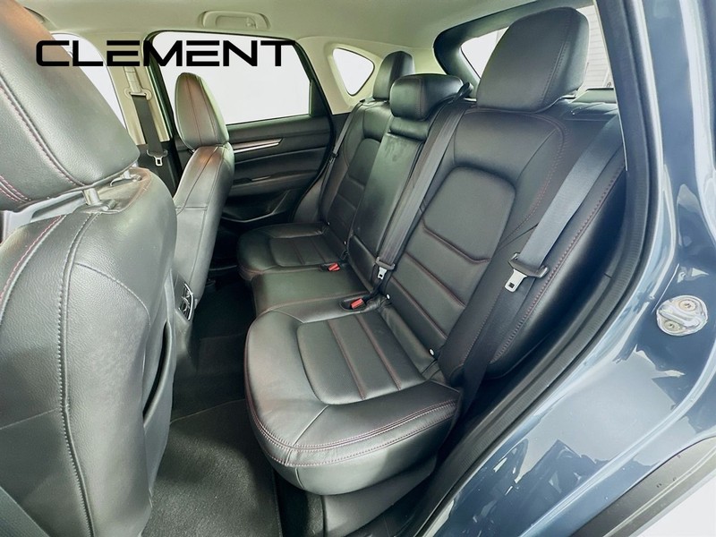 Mazda CX-5 Vehicle Full-screen Gallery Image 32