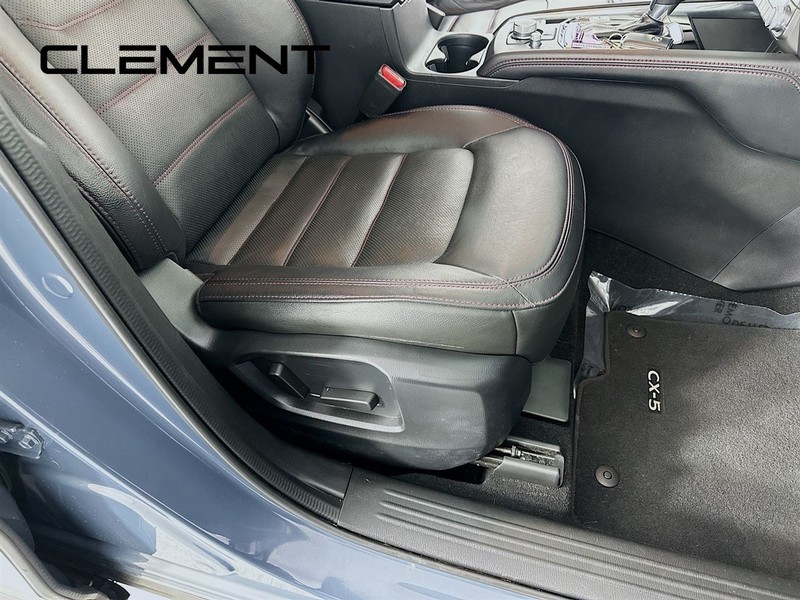 Mazda CX-5 Vehicle Full-screen Gallery Image 33
