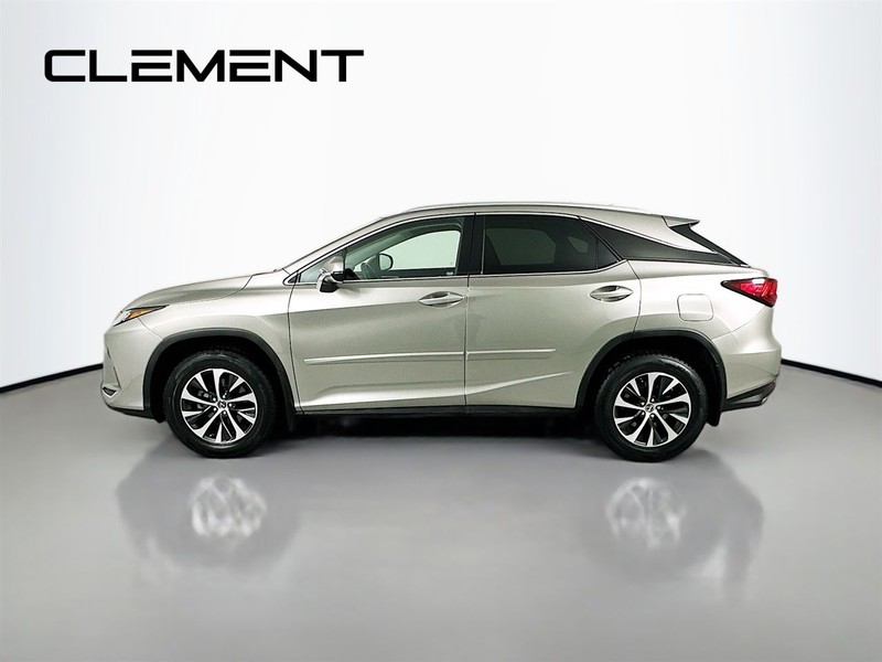 Lexus RX Vehicle Full-screen Gallery Image 6