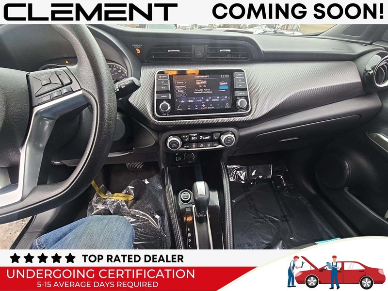 Nissan Kicks Vehicle Image 02