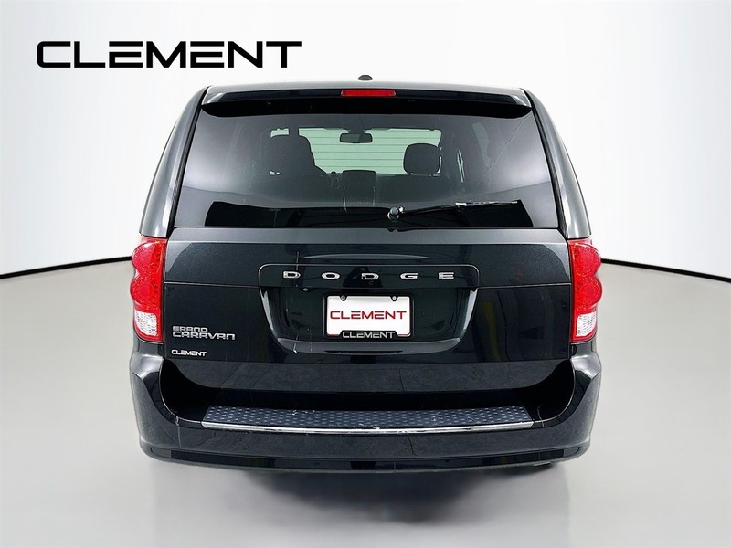 Dodge Grand Caravan Vehicle Full-screen Gallery Image 8