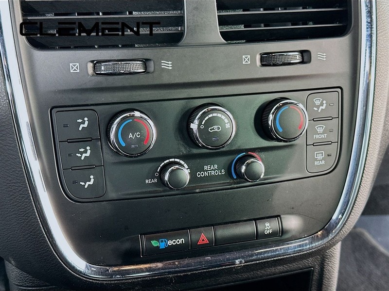 Dodge Grand Caravan Vehicle Full-screen Gallery Image 22