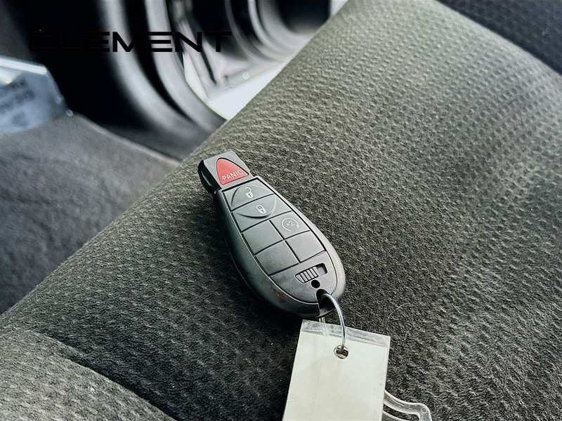 Dodge Grand Caravan Vehicle Full-screen Gallery Image 23