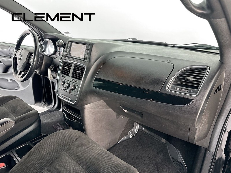 Dodge Grand Caravan Vehicle Full-screen Gallery Image 32