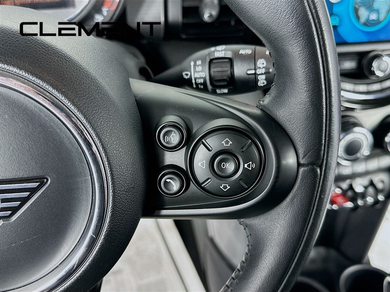 MINI Hardtop 2 Door Vehicle Image 16