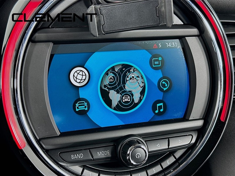 MINI Hardtop 2 Door Vehicle Image 19