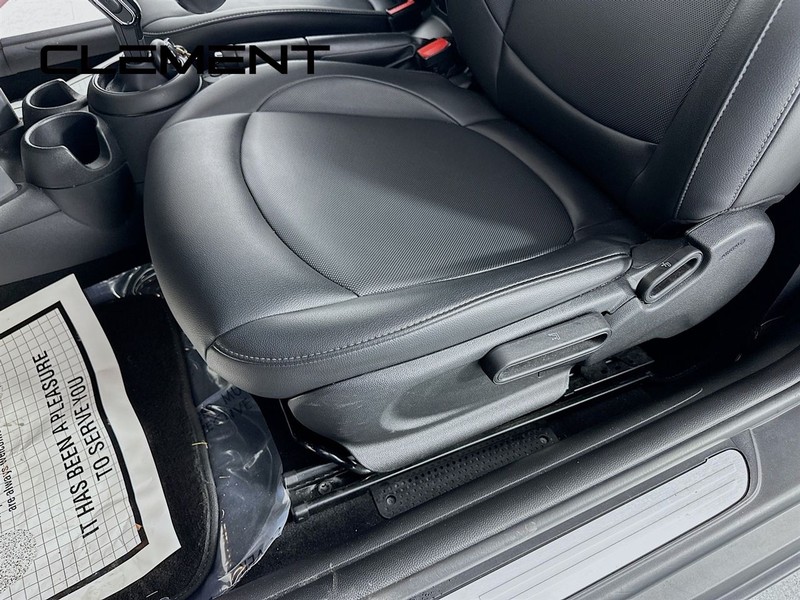 MINI Hardtop 2 Door Vehicle Image 27