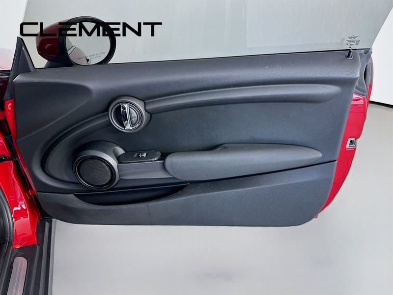 MINI Hardtop 2 Door Vehicle Image 32