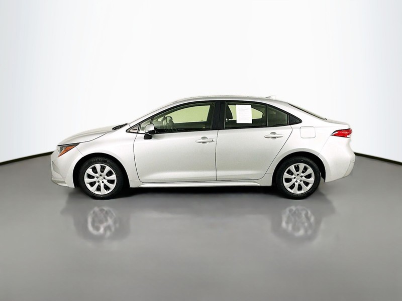 Toyota Corolla Vehicle Full-screen Gallery Image 4