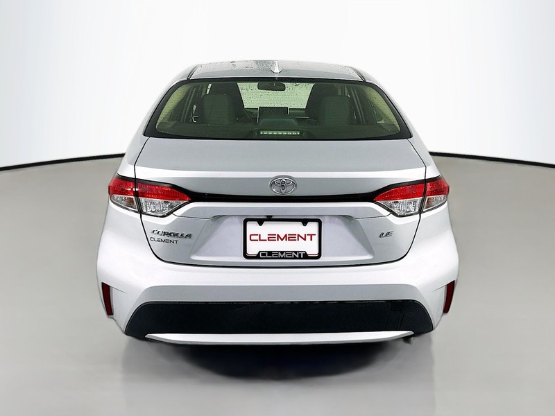 Toyota Corolla Vehicle Full-screen Gallery Image 6