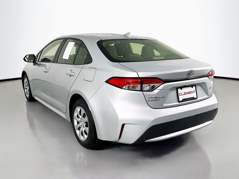 Toyota Corolla Vehicle Full-screen Gallery Image 7